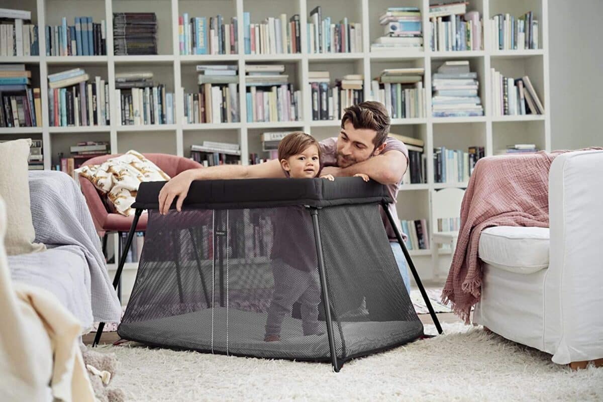 Les avantages d’un lit parapluie pour votre bébé