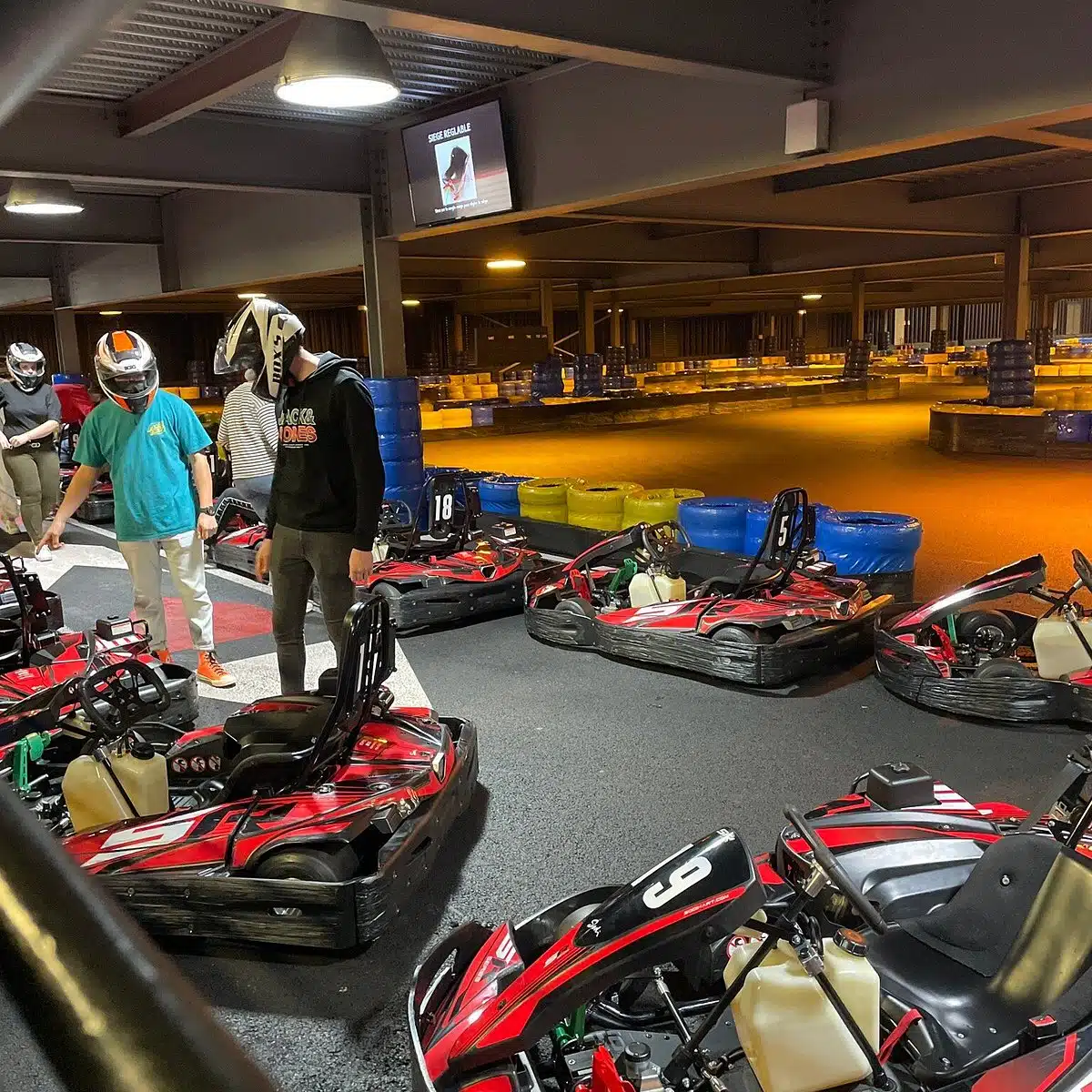 Profitez d'une expérience unique en famille karting et bowling au Kart System de Mérignac (Bordeaux)